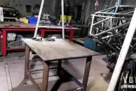 如何用废料自制一个大工具桌
