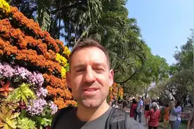 Mark直播泰国清迈花卉节，清晰英语口语，摆脱字幕学习英语更自信视频封面