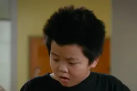 同学以为华裔小胖子是日裔人，小胖子：你给我闭嘴，霸气！视频封面