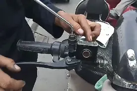 电动车碟刹被别人调过还是刹不住，上泵还是下泵的原因，二步搞定视频封面