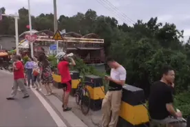 市区朋友来了，去龙泉山兜风看夜景，巴适！看就完了！视频封面