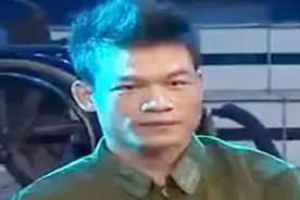 超级震撼，残疾小伙做出舞蹈动作，评委起立鼓掌视频封面
