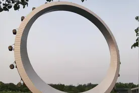 全球独一无二摩天轮-常州东经120 时来运转，一时半会还没法运转