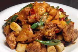 厨师长教你年夜饭生炒鸡的做法，步骤详细，鲜嫩可口下酒又下饭视频封面