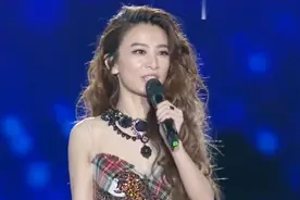 田馥甄《小幸运》现场，依旧那么美，像是被天使吻过一样视频封面