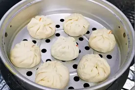 一碗面粉4样配菜做全素馅的包子，一锅蒸7个，出锅各个皮薄馅多视频封面