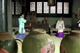 妹妹抢了姐姐的老公，姐姐却一点也不恨她视频封面