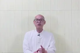 肚子上有个“瘦穴”，每天敲打5分钟，疏通经络，小腹瘦下來！视频封面