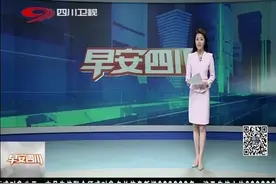 惊险!女孩24楼翻窗玩耍,雨天玻璃房上连翻两次!视频封面