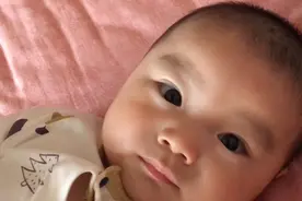 五个月的宝宝竟学会喊妈妈，就在1分11秒，中国学说话最早的宝宝视频封面