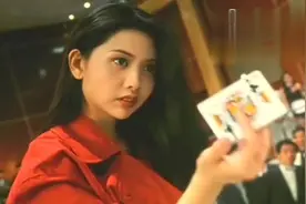 邱淑贞咬牌这一动作一不小心成为经典，至今无人能再现，致敬经典视频封面
