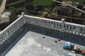 农村自建房，安装楼顶大理石护栏，你觉得好看吗视频封面