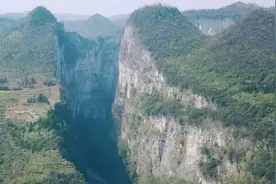 航拍织金县少普镇来别河老肥田段，悬崖峭壁河谷深切看着都怕视频封面