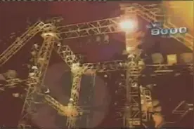 《突然的自我》现在听的是歌词视频封面