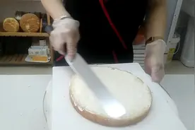 黄加蓝等于绿色，天知道这个动物奶调个蓝色，费了我多大的功夫视频封面
