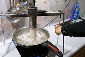 肉妈详细教你土豆粉条的做法，学会了不用买，好多女性喜欢吃视频封面