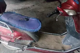 实拍:电动车防盗器你会拆除吗？看师傅怎样操作。