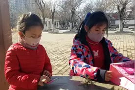 男人终生有一个可爱的女儿，感到满足了。这个视频只是留念视频封面