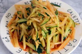 这样做凉拌黄瓜土豆丝，真的超级下饭，夏天餐桌上的必备菜