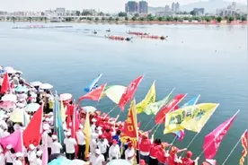 南阳：40度高温49支队伍劈波斩浪 龙行中原迎端午 淅川灌河龙舟赛