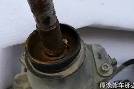 汽车雪佛兰科鲁兹行驶途中方向突然锁死，再没钱也要把这个给换了视频封面