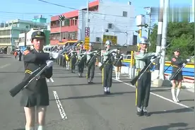 阅兵视频：中国台湾宜兰仪仗队，看把女兵热的！