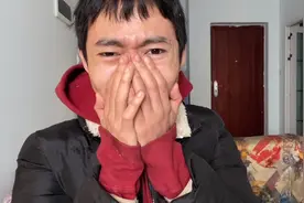 小狗在我吃烤串的时候拉稀，太过分了，我正吃的香香，这下没胃口视频封面