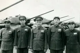 开国少将刚上任时，老兵想考验他，结果全被镇住了视频封面