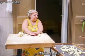 探访意大利巴里街头：揉面做经典意大利通心粉的老奶奶们视频封面
