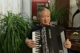 我们走在大路上（手风琴独奏）视频封面