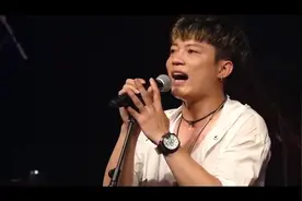 他才是模仿“黄家驹”第一人 ，这熟悉的嗓音，仿佛原唱再世视频封面