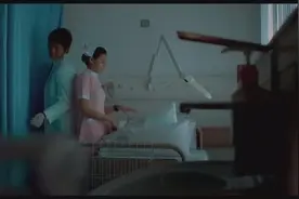 女护士和男医生在病房约会，不料竟看见女鬼视频封面