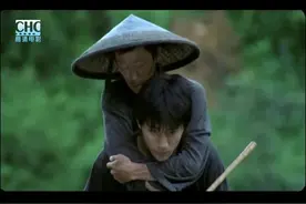 背的动爹，儿子就长成了。可父亲却在儿子背上悄悄湿了眼眶视频封面