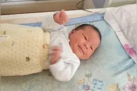 宝宝脸色发黄,黄疸高，教你使用"三多"方法有效降低黄疸视频封面