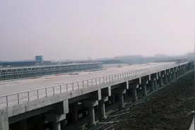 大家都关心的沙河复航工程平顶山港。建设的咋样了，去一探究竟视频封面