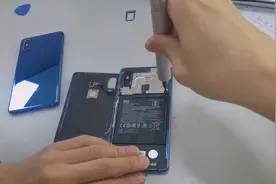 这样做值吗？手机屏幕坏了，为了资料不丢，买新手机换上旧的主板视频封面