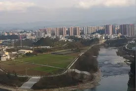 湖北恩施，小区全封闭管理一切从简，今天做了啥做午餐？