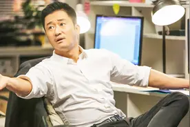 作家刘信达挑衅吴京，声称要没收《战狼2》票房，网友：跳梁小丑视频封面