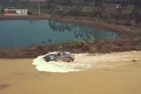 步战车上路，新训驾驶员实地闯关视频封面