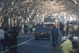 这部1991年的大陆台湾合拍片，真实纪录下当年的上海城市风貌视频封面