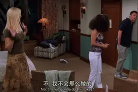 酒店套房隔音不好，三人一听隔屋有动静，立马趴墙偷听视频封面