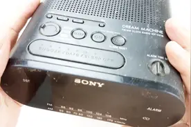 硬核拆解：索尼经典闹钟收音机视频封面