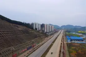 贵州岑巩亚坝移民安置点将来会有成为主城区的机会吗？看地势！视频封面