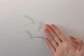 墙面脏了不好用水擦，教你一招不用一滴水，轻松去除墙面污渍视频封面
