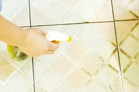 清洗地板窍门，再顽固的污渍也能轻松去除，学会快试试视频封面