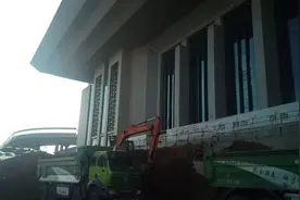 安徽合肥南站南广场高速公路另一边施工视频封面