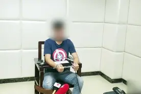 河南：郑州网红直播骑摩托追高铁 “追风少年”进了班房视频封面