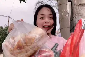 北漂女孩赶大集，老方法挑甜玉米，买最爱吃的酱香饼，太开心了。
