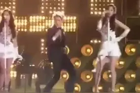 鹿晗黄子韬伴舞，张艺兴伴奏，也就只有少女时代有这待遇视频封面