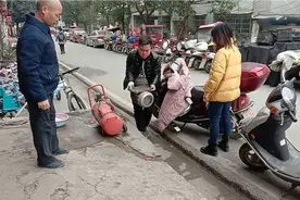 这是一台什么设备的电机，做什么用的？为什么厂家都派人来解决哦视频封面
